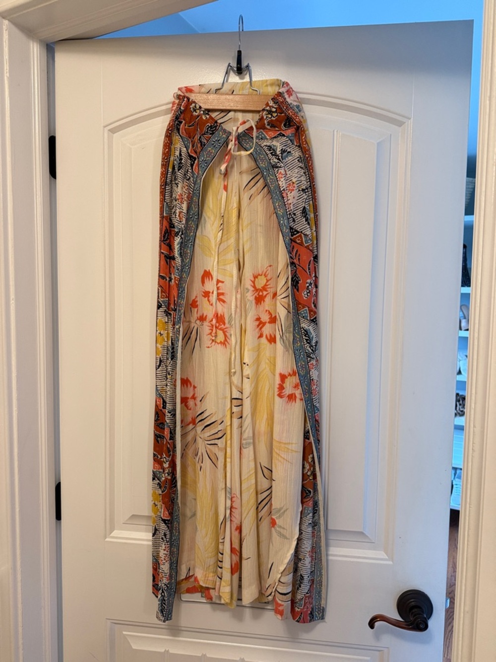 Billabong like new size small Wide Leg Palm-Print Wrap Pants in Cream & Rust